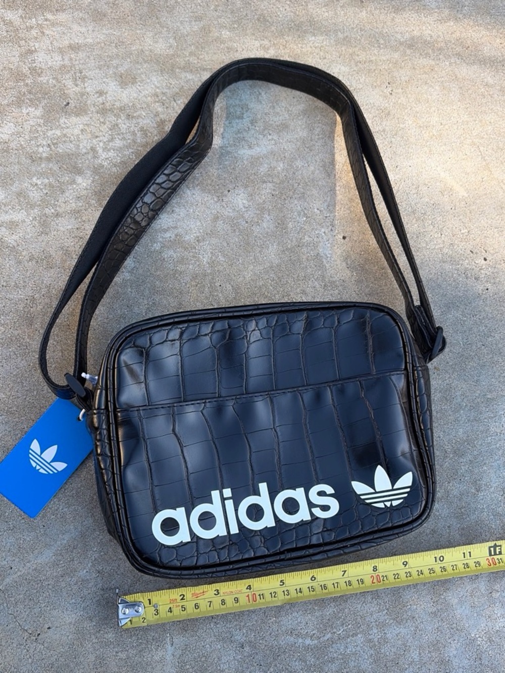 NWT Adidas Originals Airliner Crossbody Bag Style EV7581